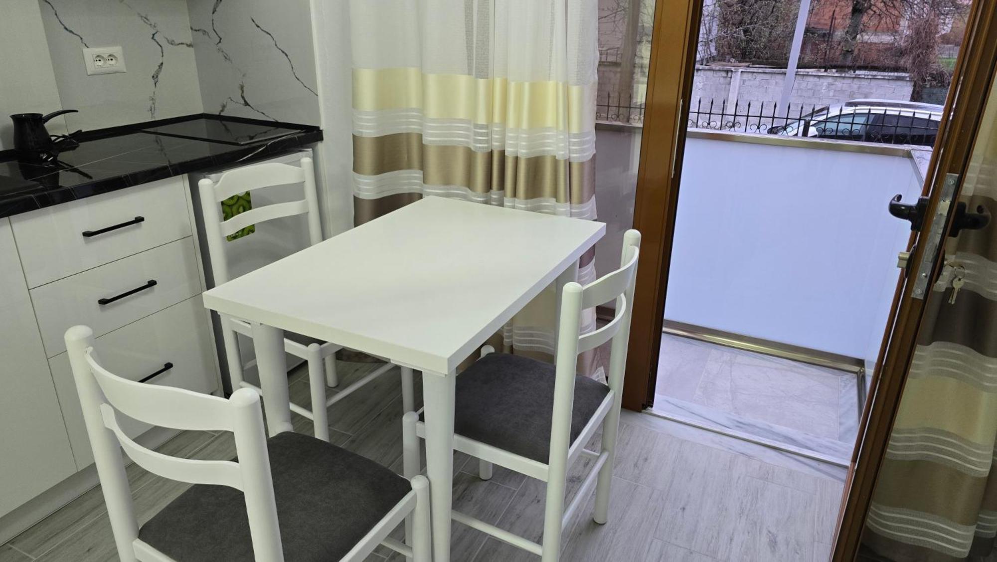 Guest House Pogradeci Exterior photo
