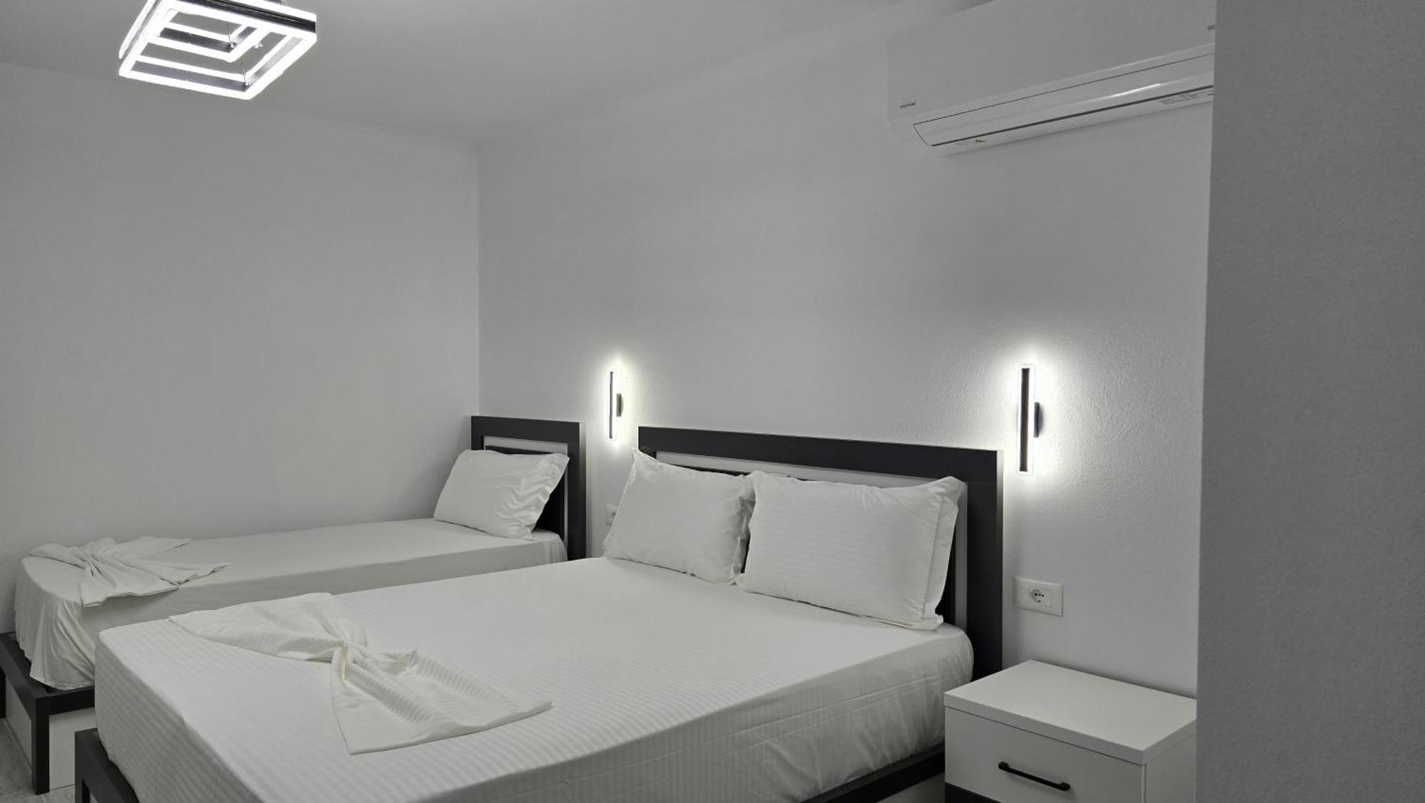 Guest House Pogradeci Exterior photo