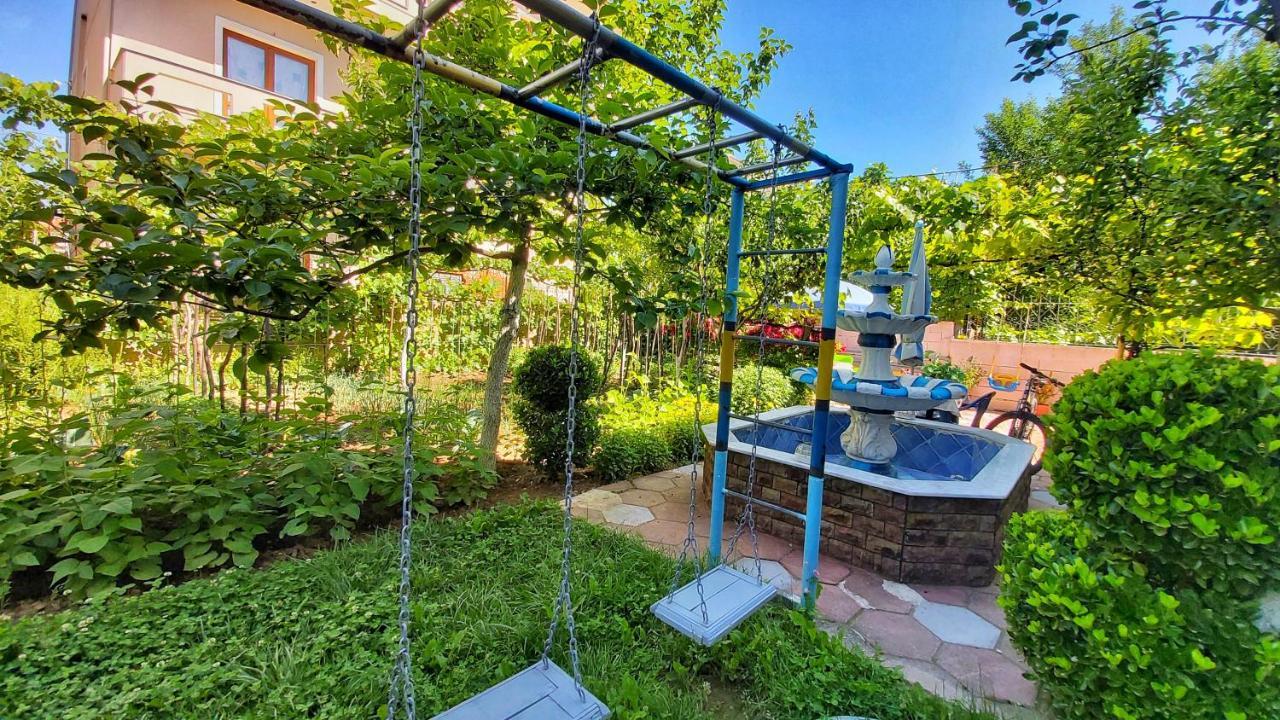 Guest House Pogradeci Exterior photo